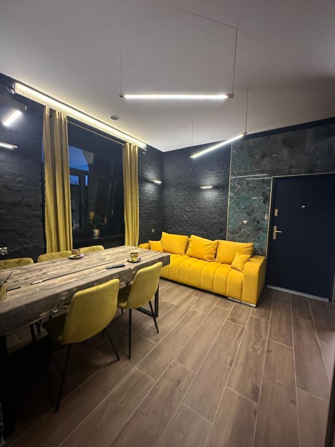 Darkhouse Flaviker Apartment